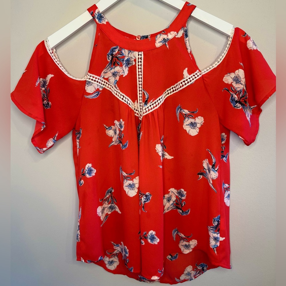 Women’s XS Pink Floral Blouse w/ Shoulder Cut Outs